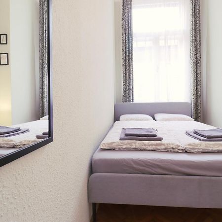 Joseph Boulevard Apartment - 3Bdr, 2Bath, 8Ppl Budapest Exterior photo
