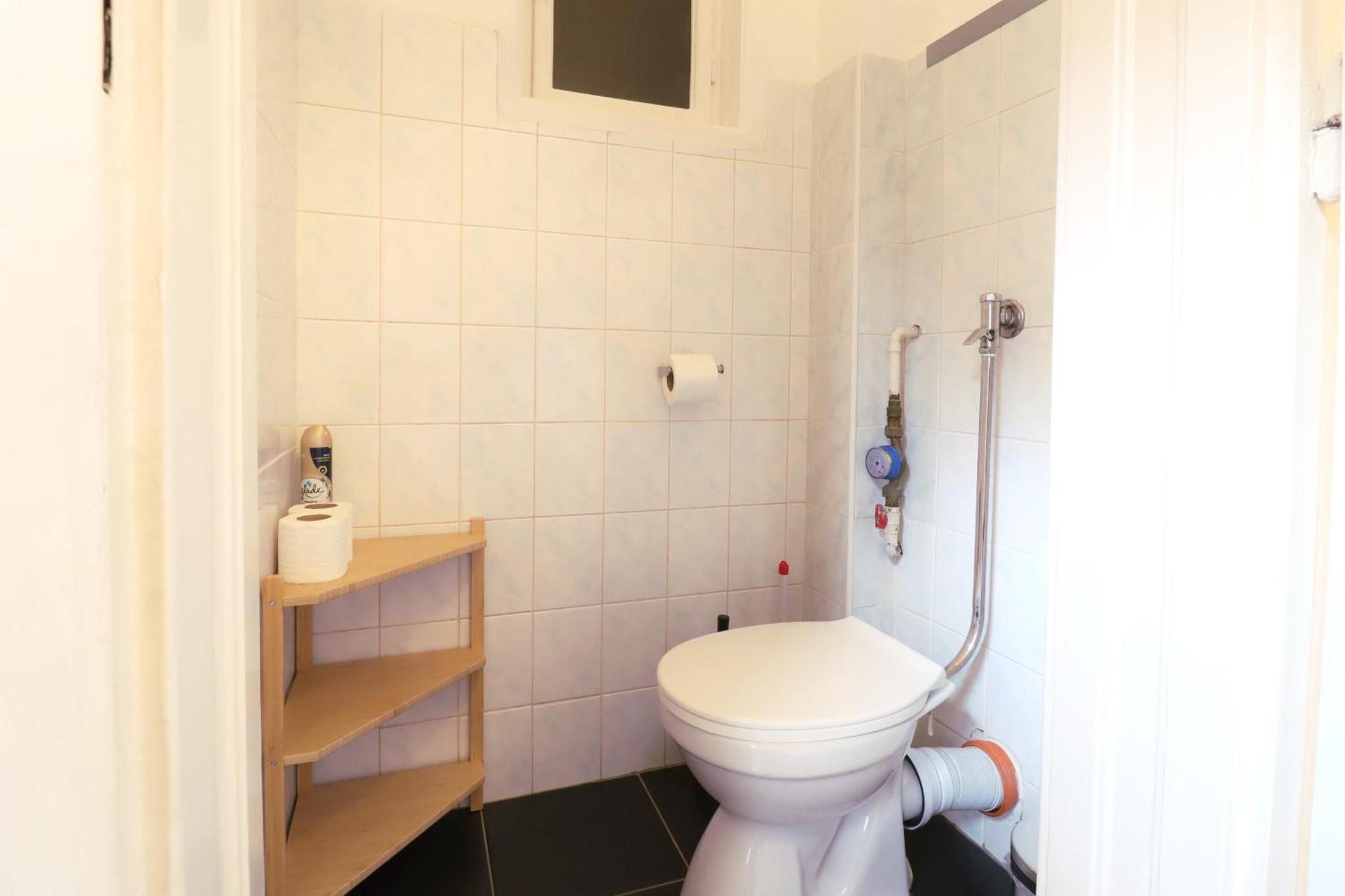 Joseph Boulevard Apartment - 3Bdr, 2Bath, 8Ppl Budapest Exterior photo